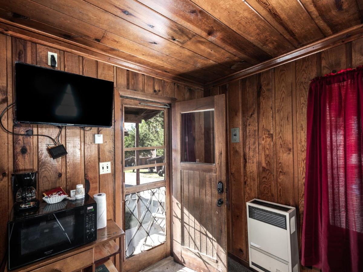 Apache Village Cabinette 15, Queen Bed, Midtown, Sleeps 2 Ruidoso Zewnętrze zdjęcie