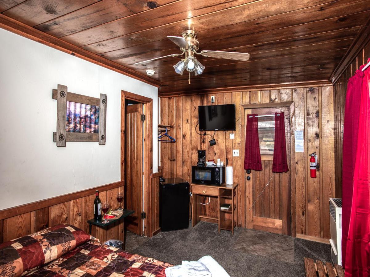 Apache Village Cabinette 15, Queen Bed, Midtown, Sleeps 2 Ruidoso Zewnętrze zdjęcie